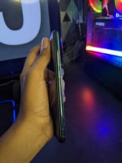 VIVO S1  10/10 condition storage 8 / 256