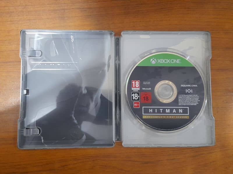 4 Xbox One Videogame Discs 5