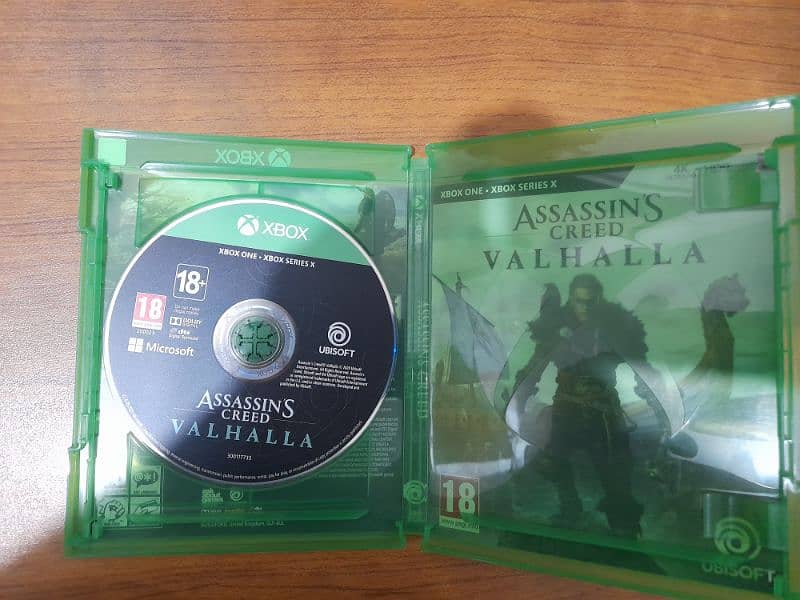 3 Xbox One Game discs 4