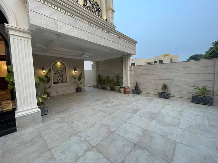 1 kanal Full House Is Available For Rent In DHA Phase 6 Lahore At Super Hot Location. 8