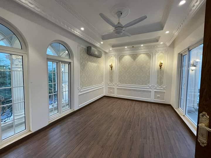 1 kanal Full House Is Available For Rent In DHA Phase 6 Lahore At Super Hot Location. 12