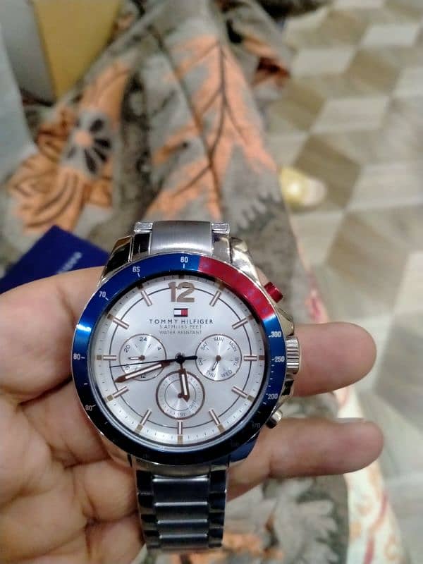 FOSSIL. TOMMYHILFIGER 1