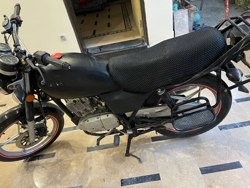 Suzuki GS 150 SE For Urgent Sale 1