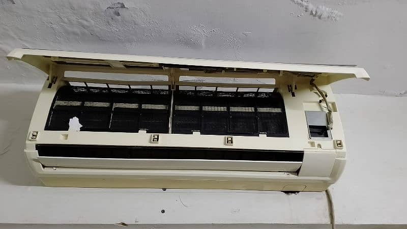 Haier 1 Ton AC good condition. 1