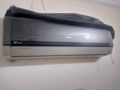 Gree 1.5 Ton Inverter AC heat and cool