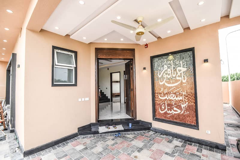 7 Marla Corner House in Immaculate Condition is Up for Rent in DHA Lahore 1