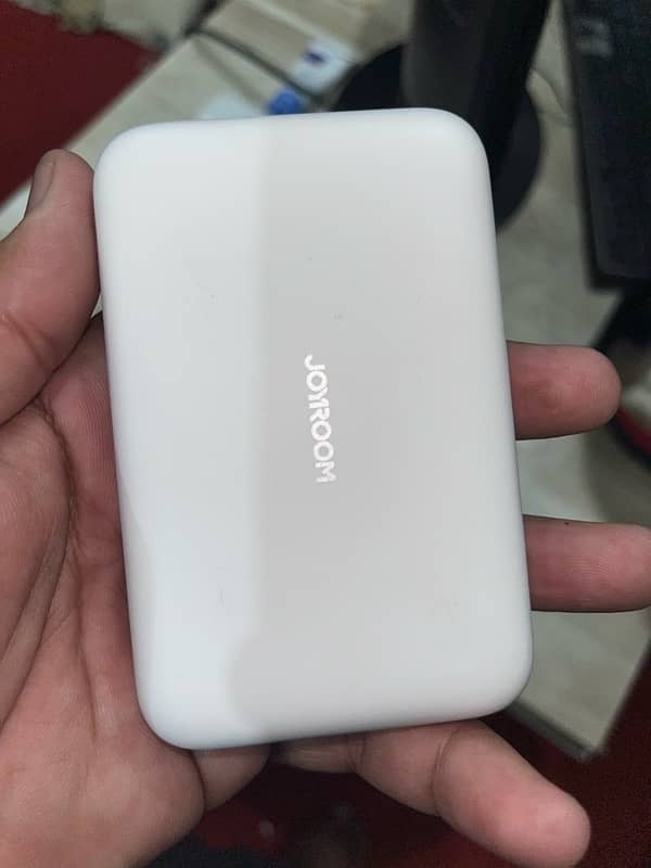 JOYROOM Wireless 10,000mAh Power Bank new open box 1