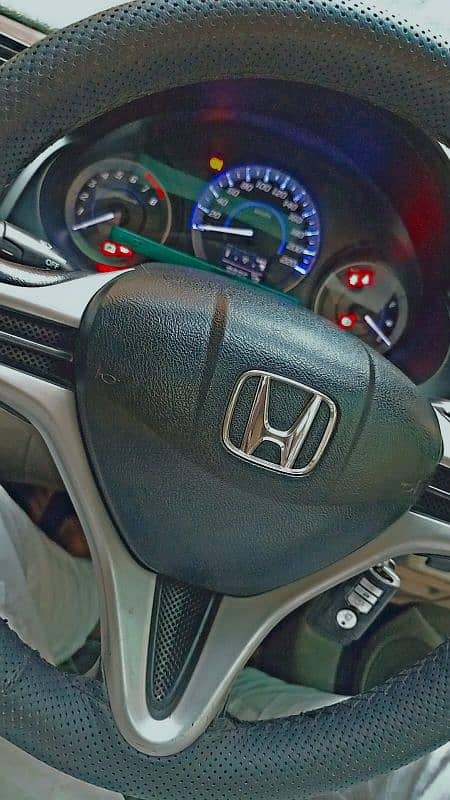 Honda City IVTEC 2015 in mint condition. . smooth drive 1