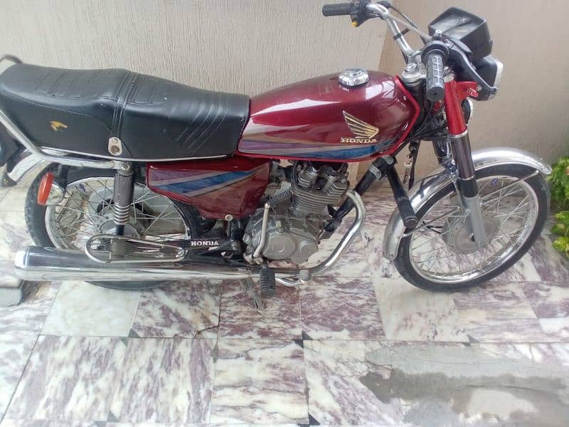 Honda 125 model 2009 good condition documents all ok 2