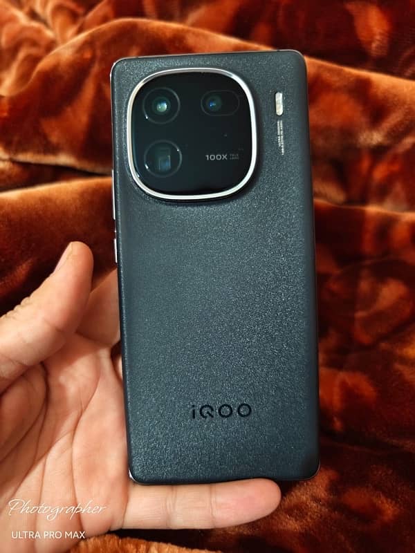 VIVO IQOO 12 Pro 16/256 0