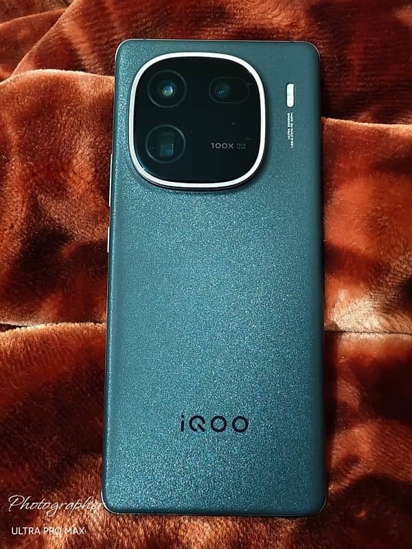 VIVO IQOO 12 Pro 16/256 2