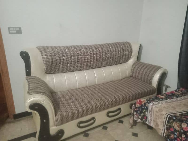 5 Seater Sofa With Table Set 2