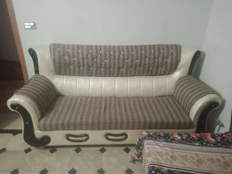 5 Seater Sofa With Table Set 0