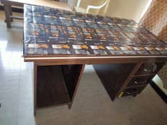 computer table/ price is 25k