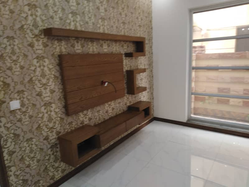 1 Kanal Like New Upper Portion Available For Rent In EE Block Bahria Town Lahore 6