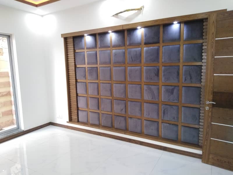 1 Kanal Like New Upper Portion Available For Rent In EE Block Bahria Town Lahore 8