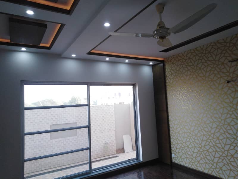 1 Kanal Like New Upper Portion Available For Rent In EE Block Bahria Town Lahore 12