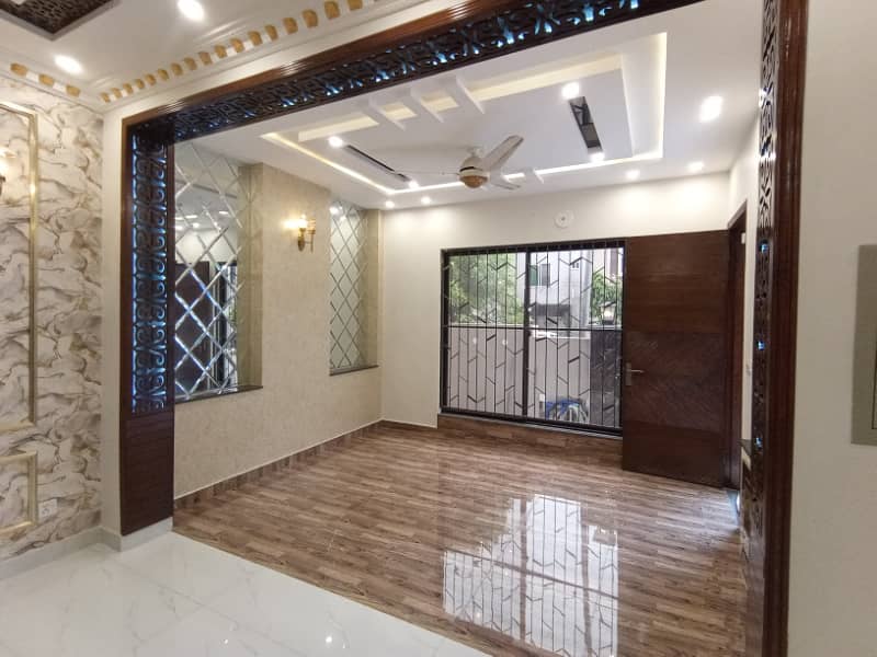 FOR SALE VERY REASONABLE PRICE 5 MARLA BRAND NEW HOUSE IN SECTOR D BAHRIA TOWN LAHORE 11