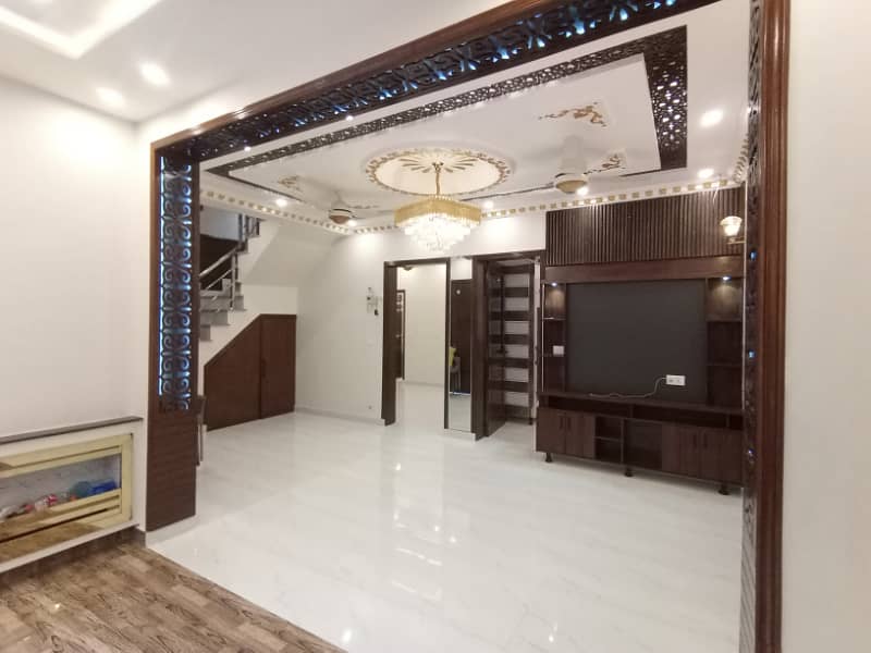 FOR SALE VERY REASONABLE PRICE 5 MARLA BRAND NEW HOUSE IN SECTOR D BAHRIA TOWN LAHORE 15