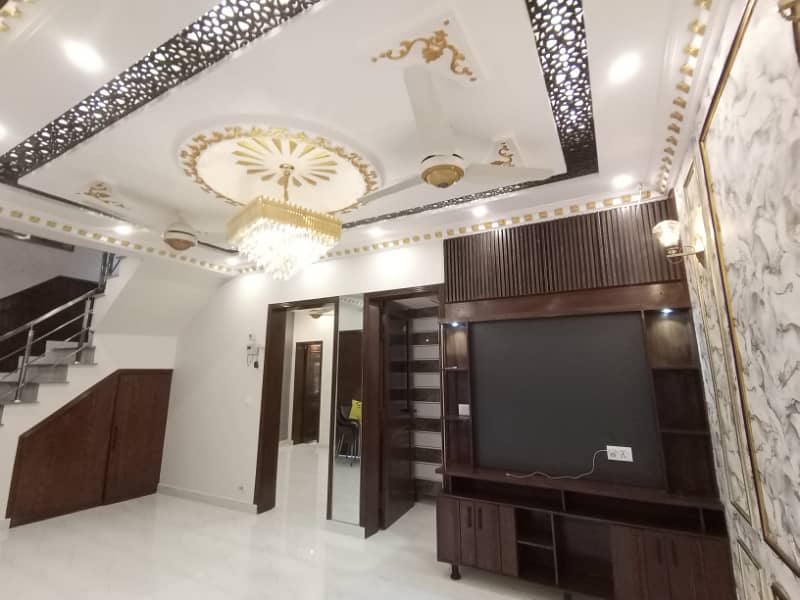 FOR SALE VERY REASONABLE PRICE 5 MARLA BRAND NEW HOUSE IN SECTOR D BAHRIA TOWN LAHORE 16