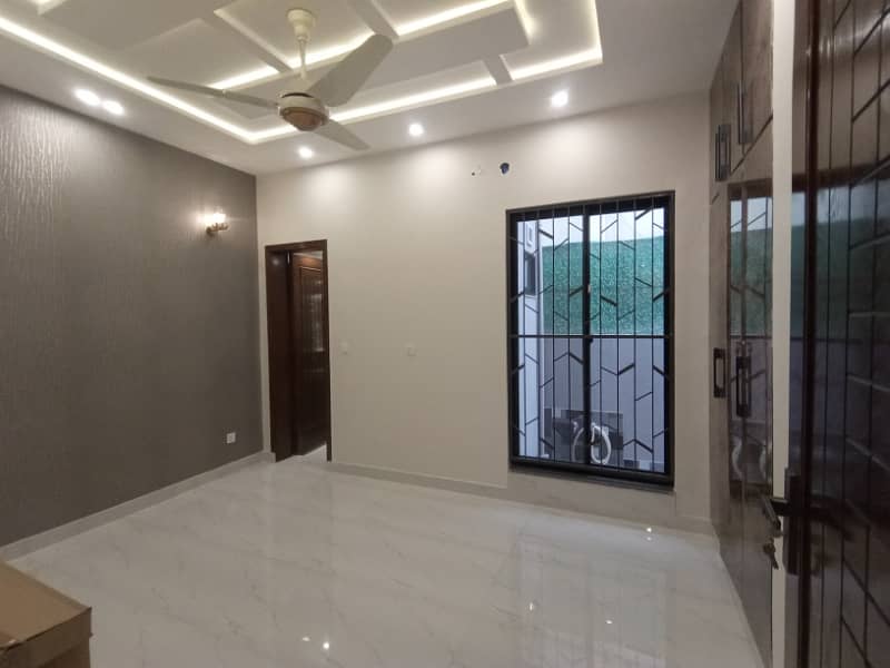 FOR SALE VERY REASONABLE PRICE 5 MARLA BRAND NEW HOUSE IN SECTOR D BAHRIA TOWN LAHORE 26