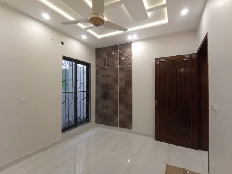 FOR SALE VERY REASONABLE PRICE 5 MARLA BRAND NEW HOUSE IN SECTOR D BAHRIA TOWN LAHORE 28