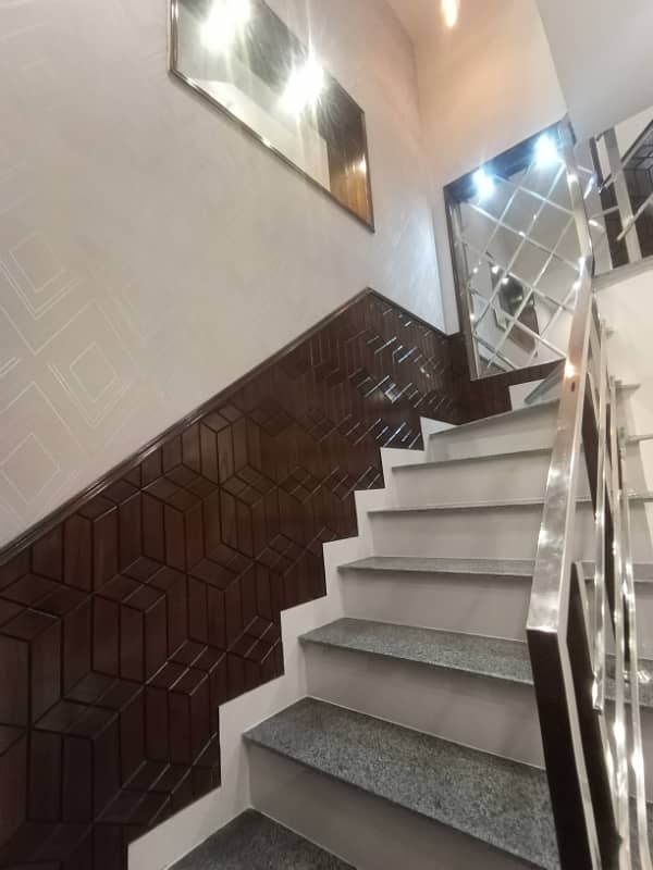 FOR SALE VERY REASONABLE PRICE 5 MARLA BRAND NEW HOUSE IN SECTOR D BAHRIA TOWN LAHORE 32