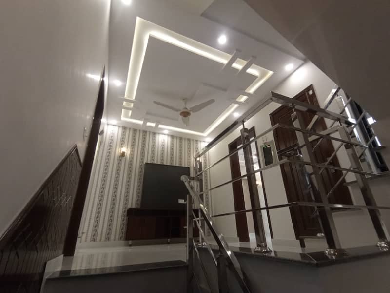 FOR SALE VERY REASONABLE PRICE 5 MARLA BRAND NEW HOUSE IN SECTOR D BAHRIA TOWN LAHORE 33