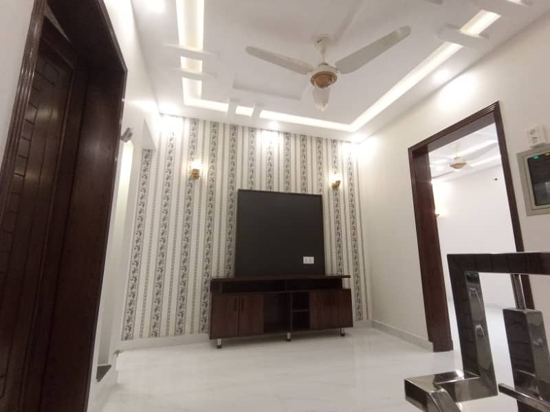 FOR SALE VERY REASONABLE PRICE 5 MARLA BRAND NEW HOUSE IN SECTOR D BAHRIA TOWN LAHORE 34