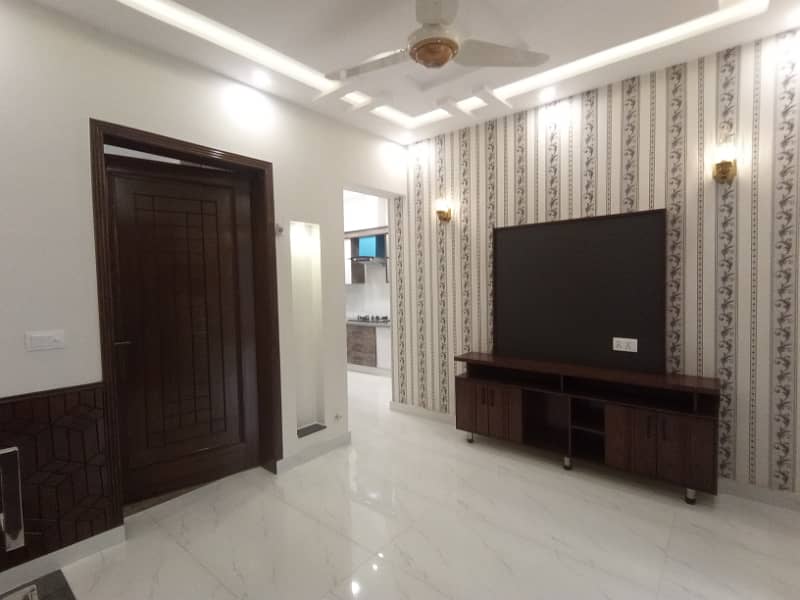 FOR SALE VERY REASONABLE PRICE 5 MARLA BRAND NEW HOUSE IN SECTOR D BAHRIA TOWN LAHORE 36