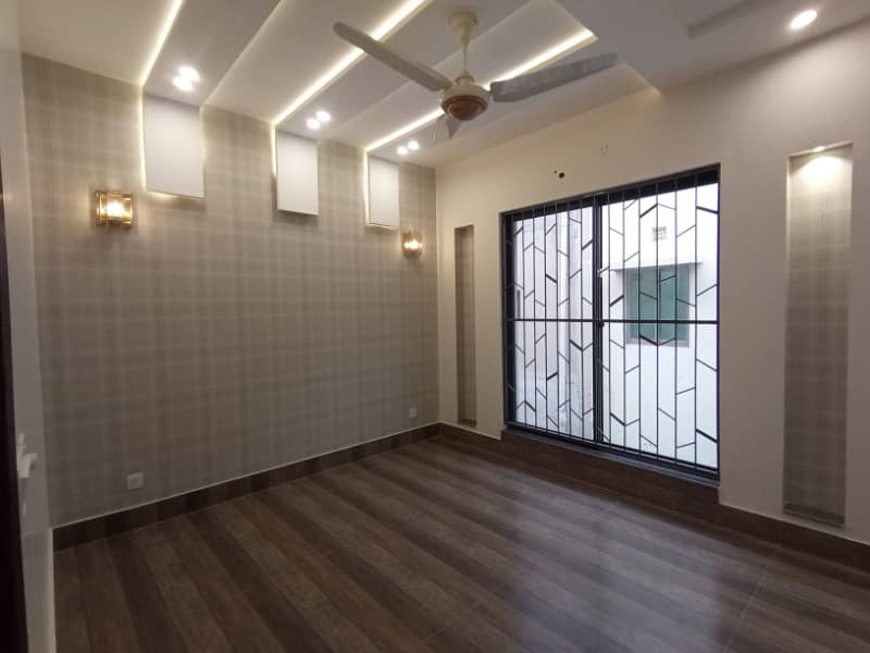 FOR SALE VERY REASONABLE PRICE 5 MARLA BRAND NEW HOUSE IN SECTOR D BAHRIA TOWN LAHORE 40