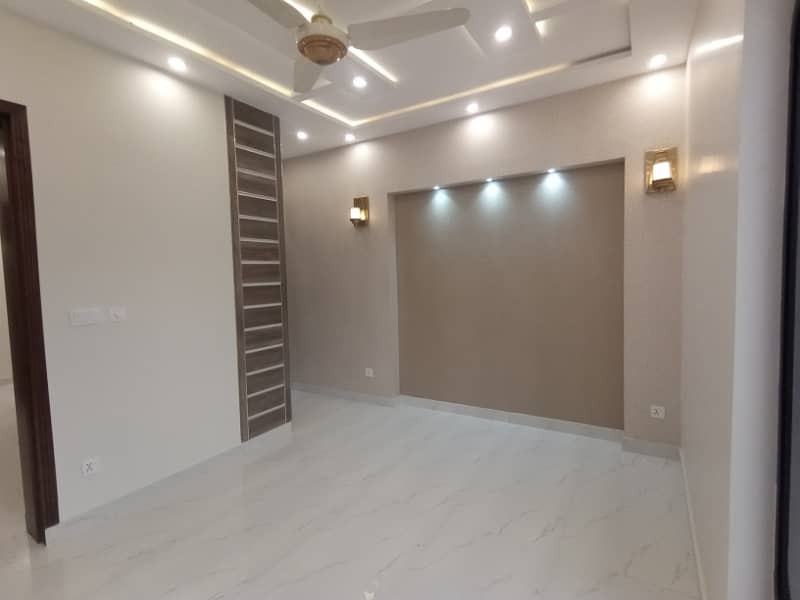 FOR SALE VERY REASONABLE PRICE 5 MARLA BRAND NEW HOUSE IN SECTOR D BAHRIA TOWN LAHORE 48