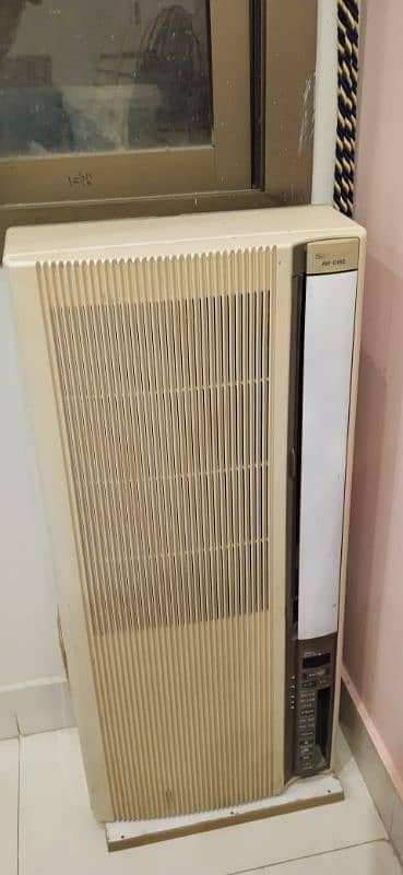 good condition 110 1ton window ac 2