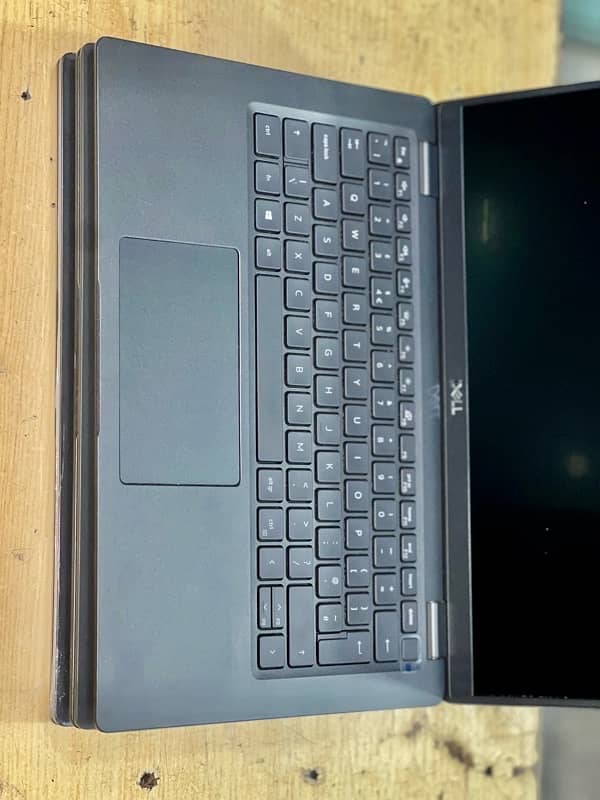 Dell Latitude 7410 1