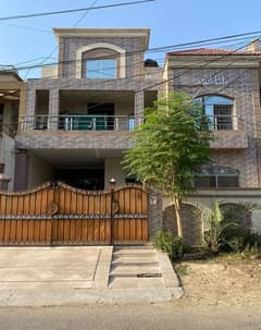 PRIME LOCATION 10 MARLA DOUBLE STORY HOUSE MAMDOT BLOCK MUSTAFA TOWN