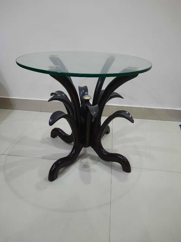 central table with glass 1