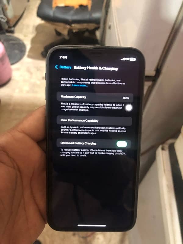 iphone11 128gb approved with box 2