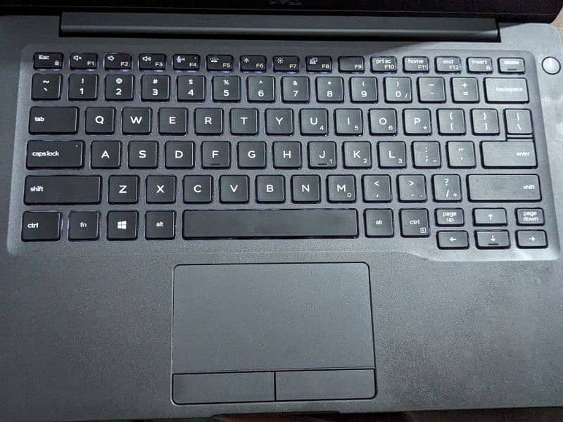 Dell laptop i7 8 generation model 7400 4