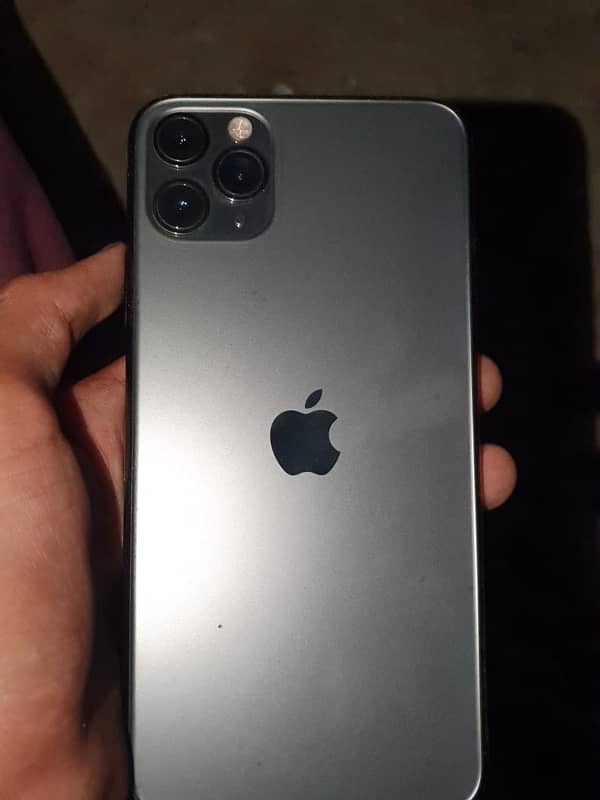 iPhone 11 pro max 7