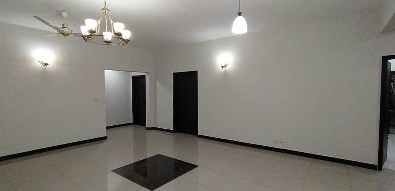 Don't miss out this beautiful apartment (For Rent) 1