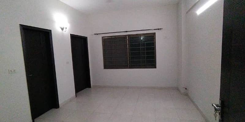 Don't miss out this beautiful apartment (For Rent) 3