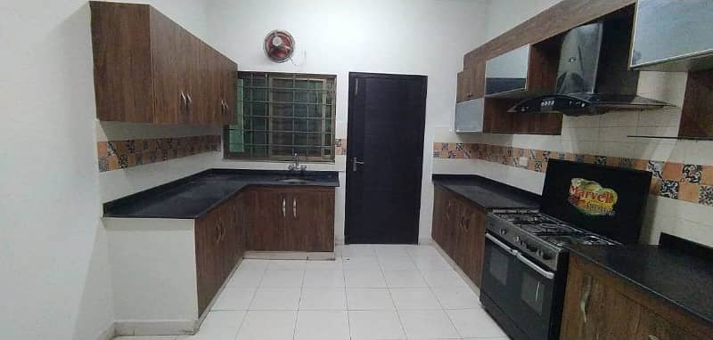 Don't miss out this beautiful apartment (For Rent) 7