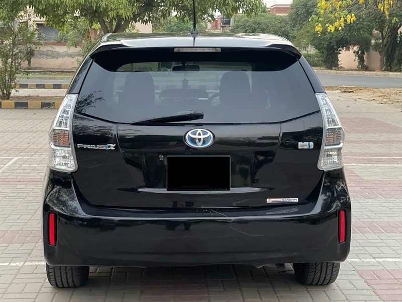 TOYOTA PRIUS ALPHA 2012 MODEL 2016 KARACHI REG 3