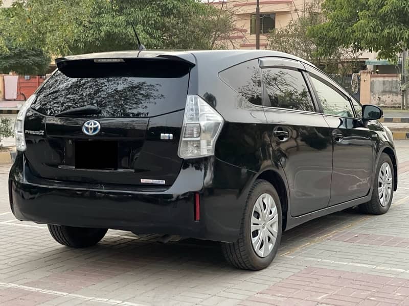 TOYOTA PRIUS ALPHA 2012 MODEL 2016 KARACHI REG 5