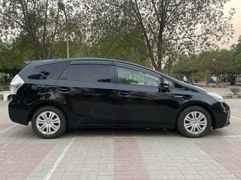 TOYOTA PRIUS ALPHA 2012 MODEL 2016 KARACHI REG 17