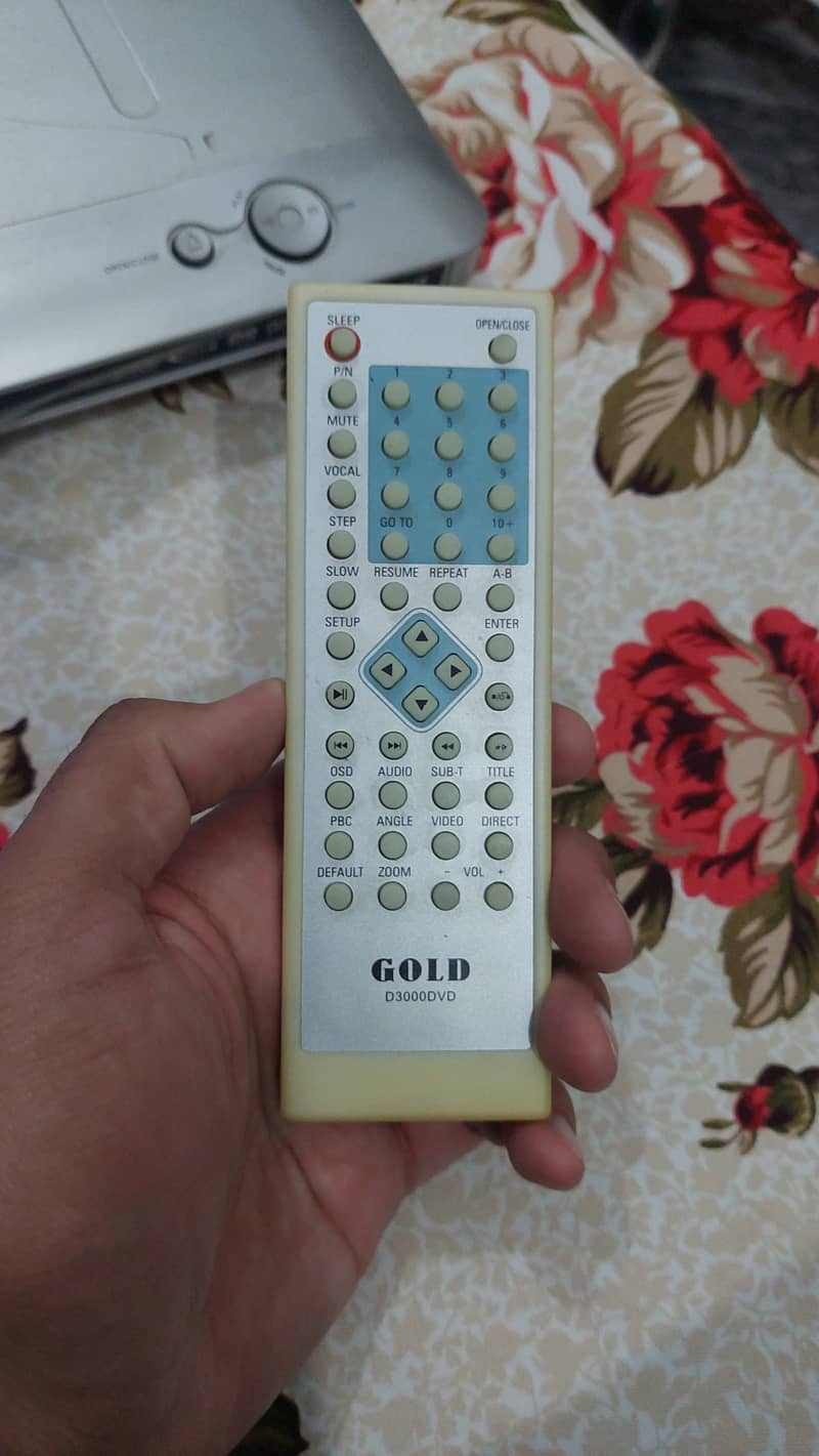 GOLD DVD PLAYER 4