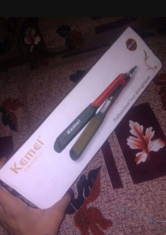 Kemei hair straightener 1