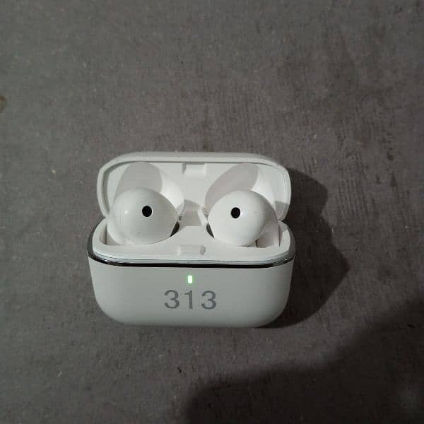 Links 313 Airpods - Lush condition - 1 month used only 2