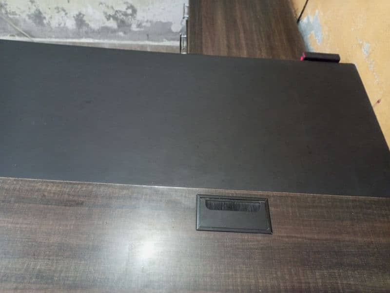 Used Executive Table Strong Material 7