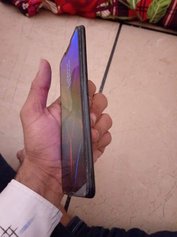 vivo V9 4/64 official. . . . . . . 5